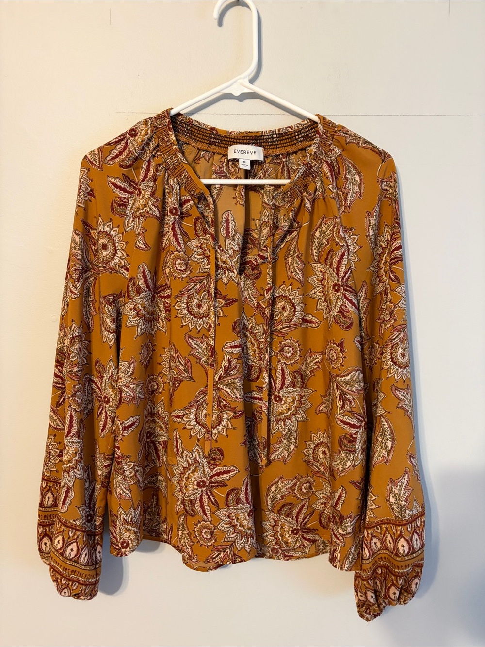 Evereve Gold/Mustard floral Tie-Neck Long-Sleeve Blouse. Med. EUC